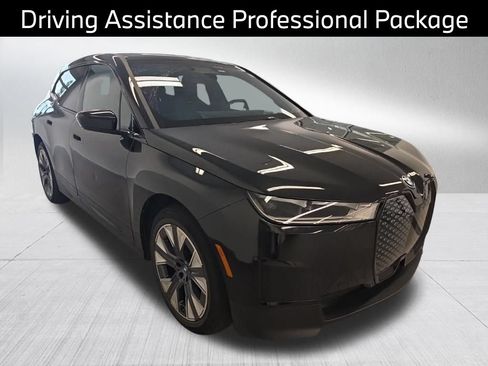Used 2024 BMW iX xDrive50 w/ Premium Package AWD/4WD image 6