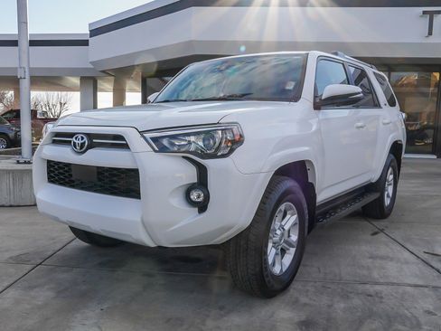 Used 2024 Toyota 4Runner SR5 Premium image 4