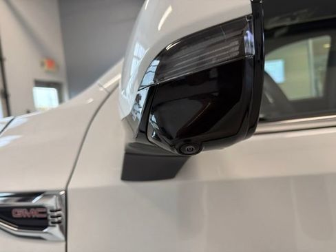 Used 2026 GMC Yukon XL Elevation w/ LPO, Floor Liner Package AWD/4WD image 12