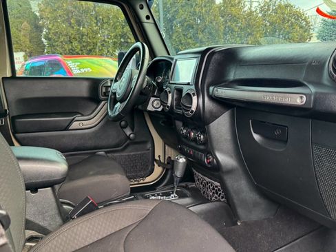 Used 2017 Jeep Wrangler Unlimited Sport w/ Connectivity Group image 15