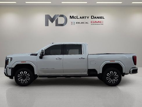 Used 2024 GMC Sierra 3500 Denali Ultimate image 3