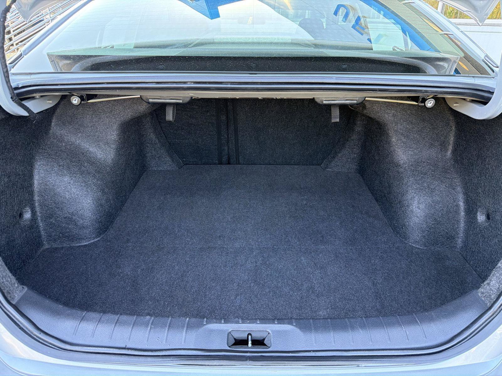 Used 2024 Nissan Altima 2.5 SV FWD image 34