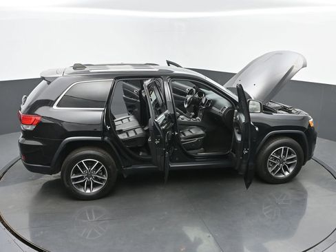 Used 2022 Jeep Grand Cherokee Limited image 36