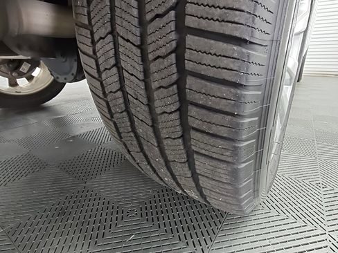 Used 2021 Chevrolet Silverado 1500 High Country w/ Technology Package image 54