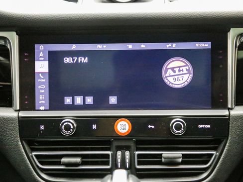 Used 2023 Porsche Macan AWD/4WD image 20