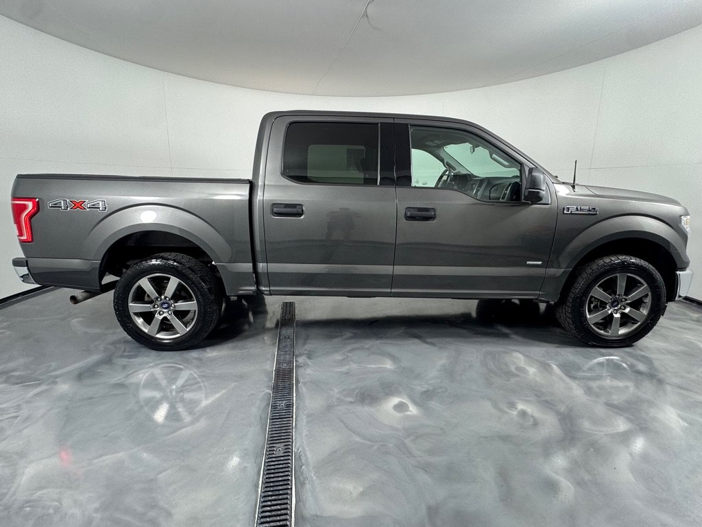 Used 2017 Ford F150 XLT AWD/4WD image 4
