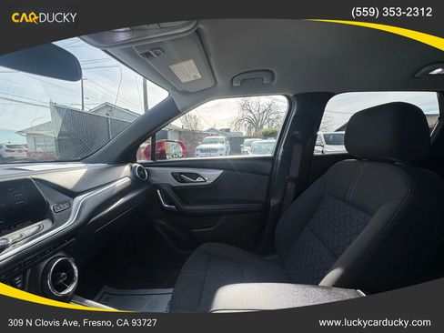 Used 2019 Chevrolet Blazer LT image 17