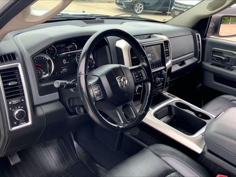 Used 2020 RAM 1500 Classic SLT w/ Luxury Group RWD image 17