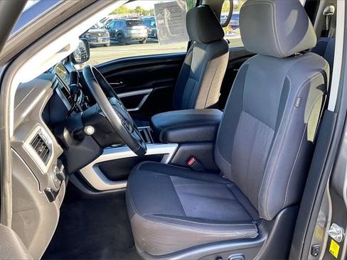 Used 2021 Nissan Titan SV w/ SV Convenience Package image 24