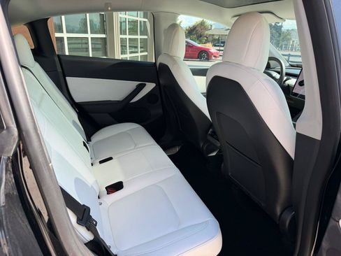 Used 2022 Tesla Model Y Performance AWD/4WD image 20