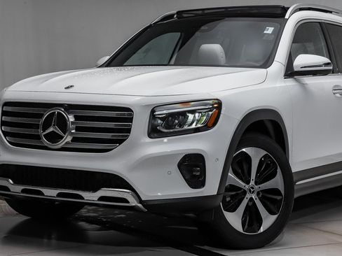 New 2026 Mercedes-Benz GLB 250 4MATIC image 2