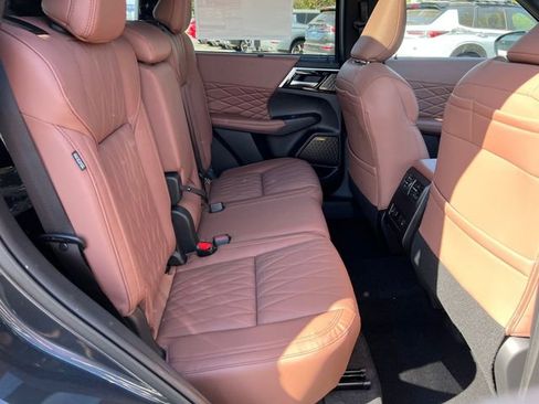 New 2026 Mitsubishi Outlander SEL image 31