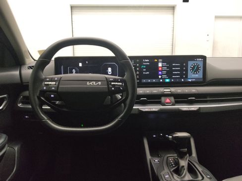 Used 2025 Kia K4 EX FWD image 22