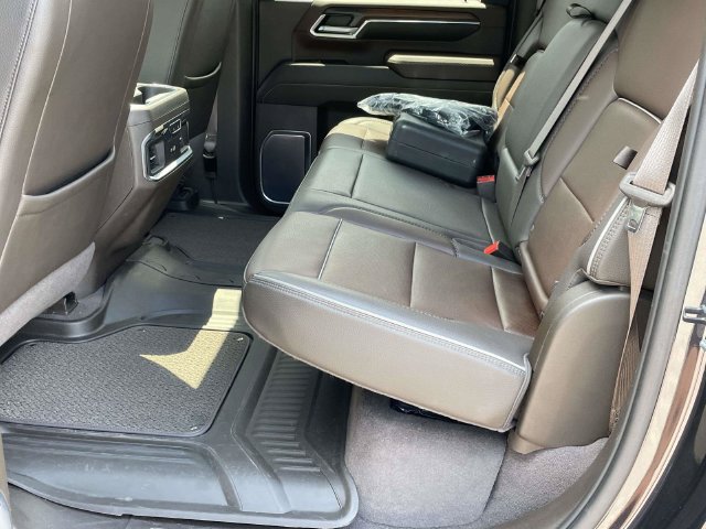 Used 2024 GMC Sierra 2500 Denali w/ Denali Reserve Package AWD/4WD image 6