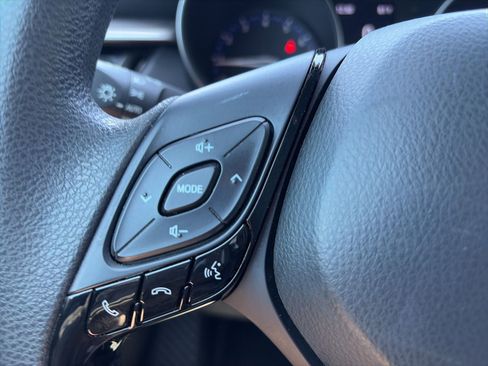 Used 2021 Toyota C-HR LE image 19