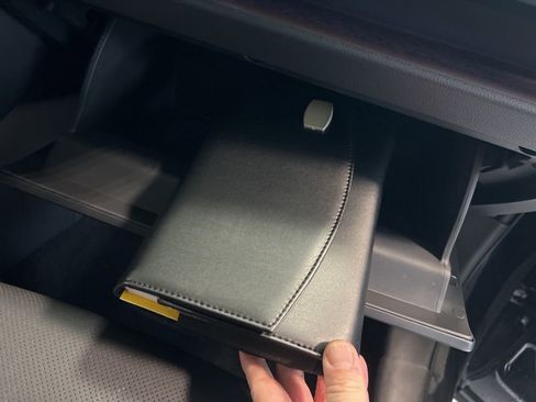 Used 2025 Toyota RAV4 Limited image 20