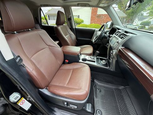 Used 2018 Toyota 4Runner Limited AWD/4WD image 11