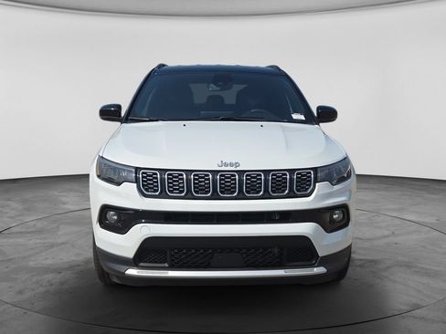 Used 2025 Jeep Compass Limited AWD/4WD image 3