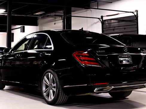 Used 2019 Mercedes-Benz S 560 4MATIC Sedan w/ Premium Package image 14