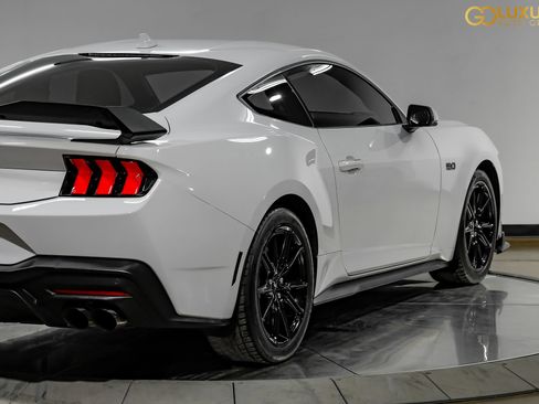 Used 2024 Ford Mustang GT Premium RWD image 13