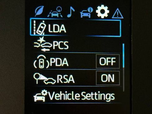 Used 2023 Toyota Corolla Cross L FWD image 24