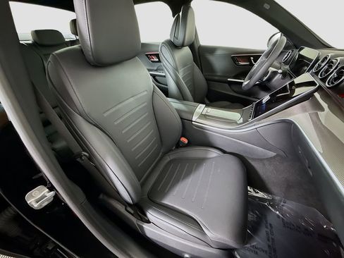 Used 2025 Mercedes-Benz C 300 4MATIC Sedan image 27