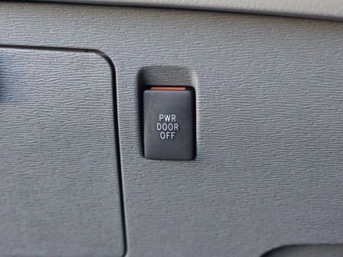 Used 2020 Toyota Sienna LE image 19