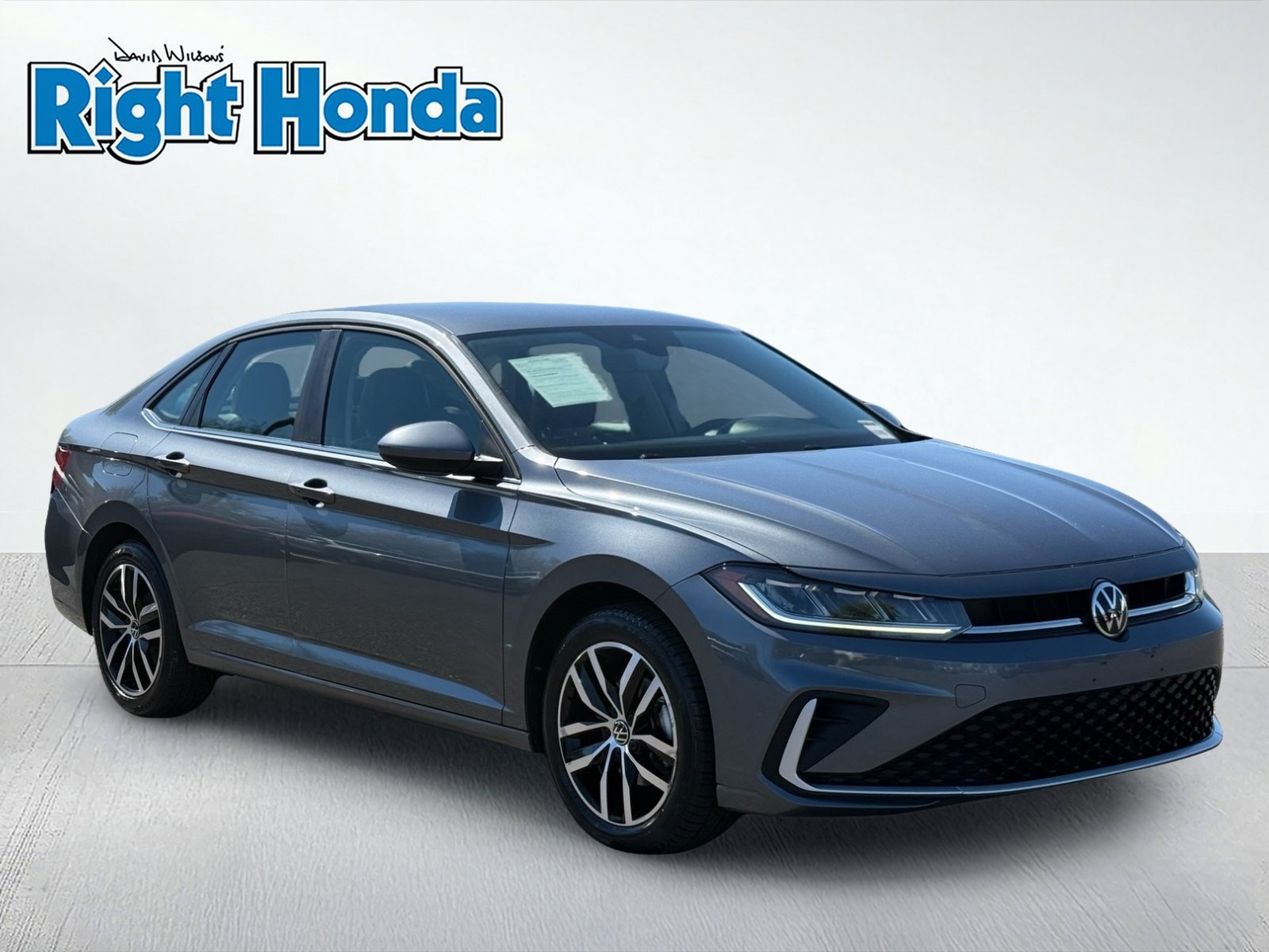 Used 2025 Volkswagen Jetta SE FWD image 10