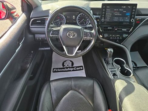 Used 2023 Toyota Camry XLE image 3