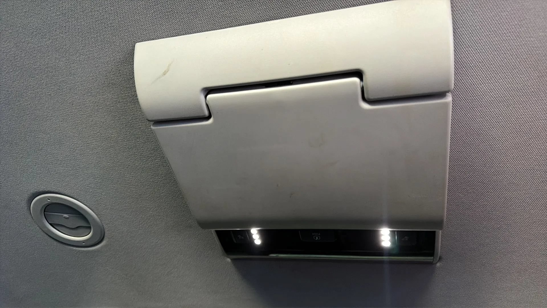 Used 2015 Chevrolet Suburban LT RWD image 28