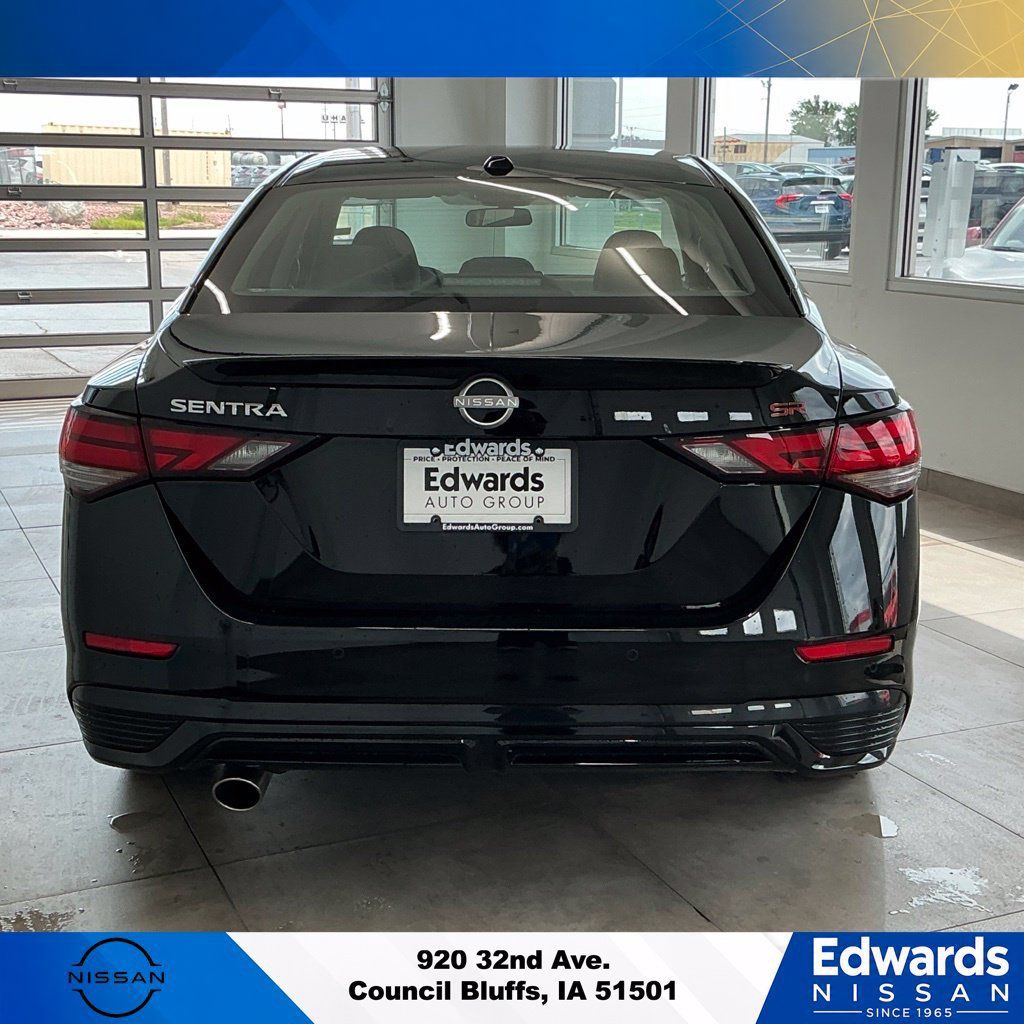 Used 2025 Nissan Sentra SR FWD image 6