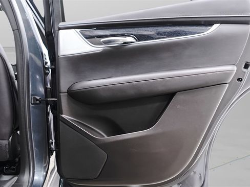 Used 2022 Cadillac XT5 Premium Luxury w/ LPO, Floor Liner Package image 33