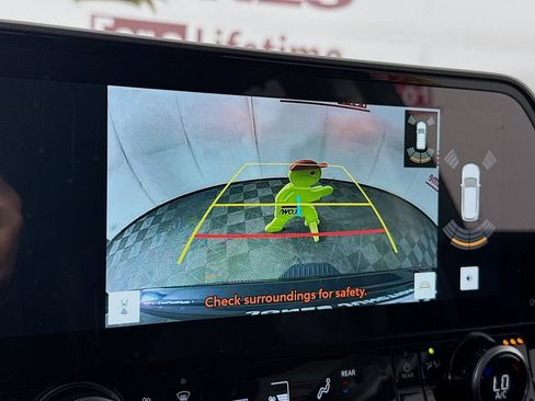 Certified 2026 Toyota Highlander Limited AWD/4WD image 6