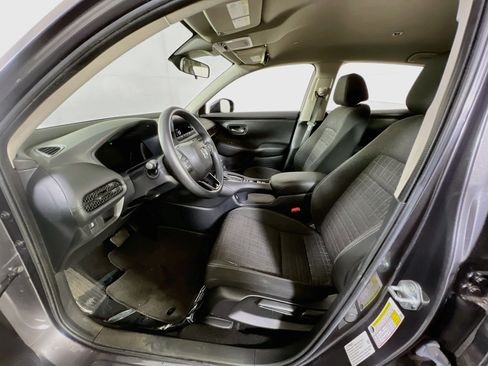 Used 2023 Honda HR-V LX image 19