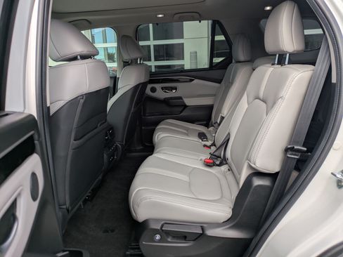 Used 2024 Honda Pilot Touring image 30