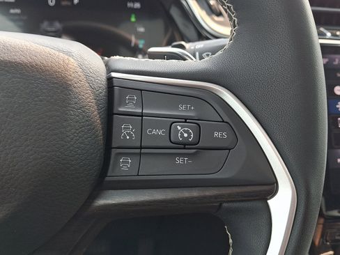 Used 2024 Jeep Grand Cherokee Limited 4xe AWD/4WD image 22
