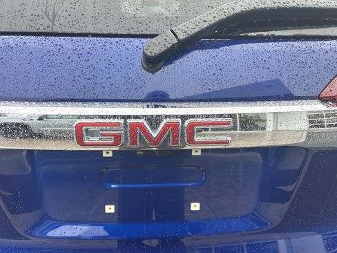 Used 2023 GMC Acadia Denali w/ Denali Technology Package AWD/4WD image 6