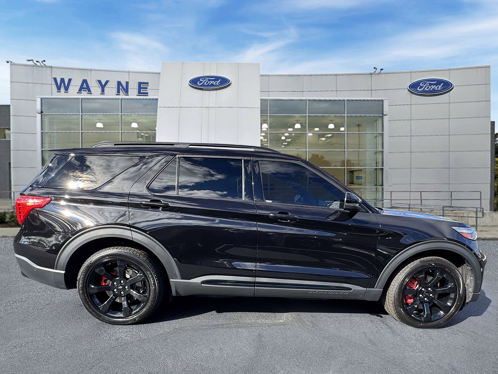Certified 2022 Ford Explorer ST w/ Equipment Group 401A AWD/4WD image 4