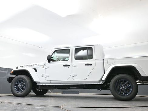 New 2026 Jeep Gladiator Sport AWD/4WD image 45