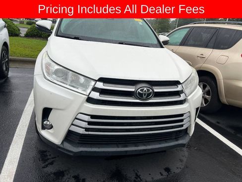 Used 2019 Toyota Highlander Plus FWD image 7