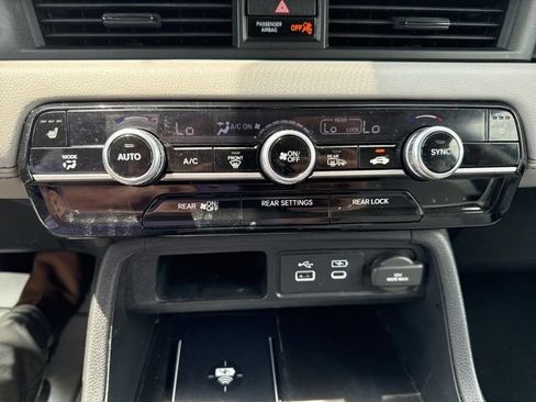 Used 2023 Honda Pilot Touring image 42