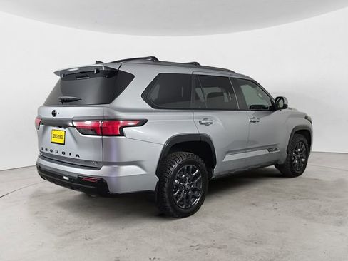 Used 2025 Toyota Sequoia Platinum image 5