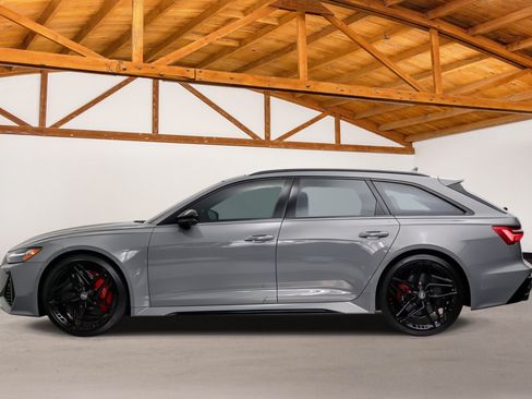 Used 2021 Audi RS 6 w/ Executive Package AWD/4WD image 2