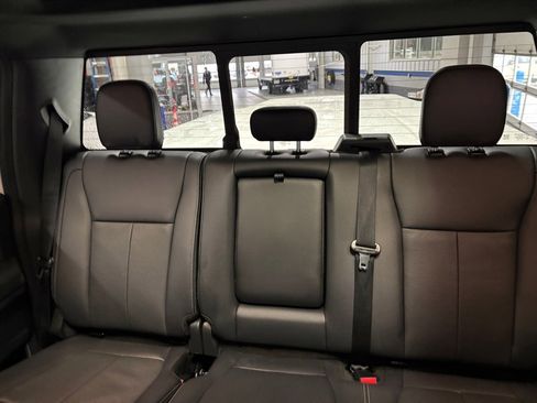 Used 2022 Ford F250 Lariat w/ Black Appearance Package image 23