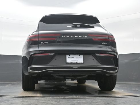 Certified 2026 Genesis GV70 2.5T Advanced image 32