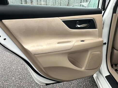 Used 2014 Nissan Altima 2.5 S w/ Display Audio Package FWD image 20