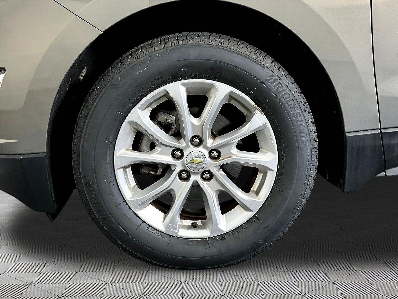 Used 2018 Chevrolet Equinox LT FWD image 28
