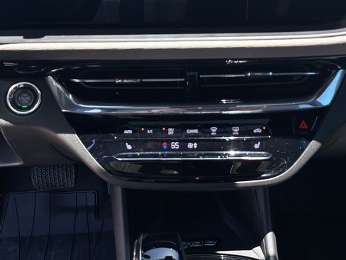 Used 2025 Buick Envista Avenir FWD image 31