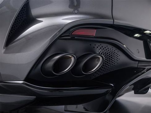 New 2026 Aston Martin DBX 707 image 33