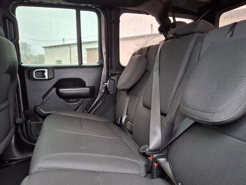 Used 2023 Jeep Wrangler Unlimited w/ Cold Weather Group image 7